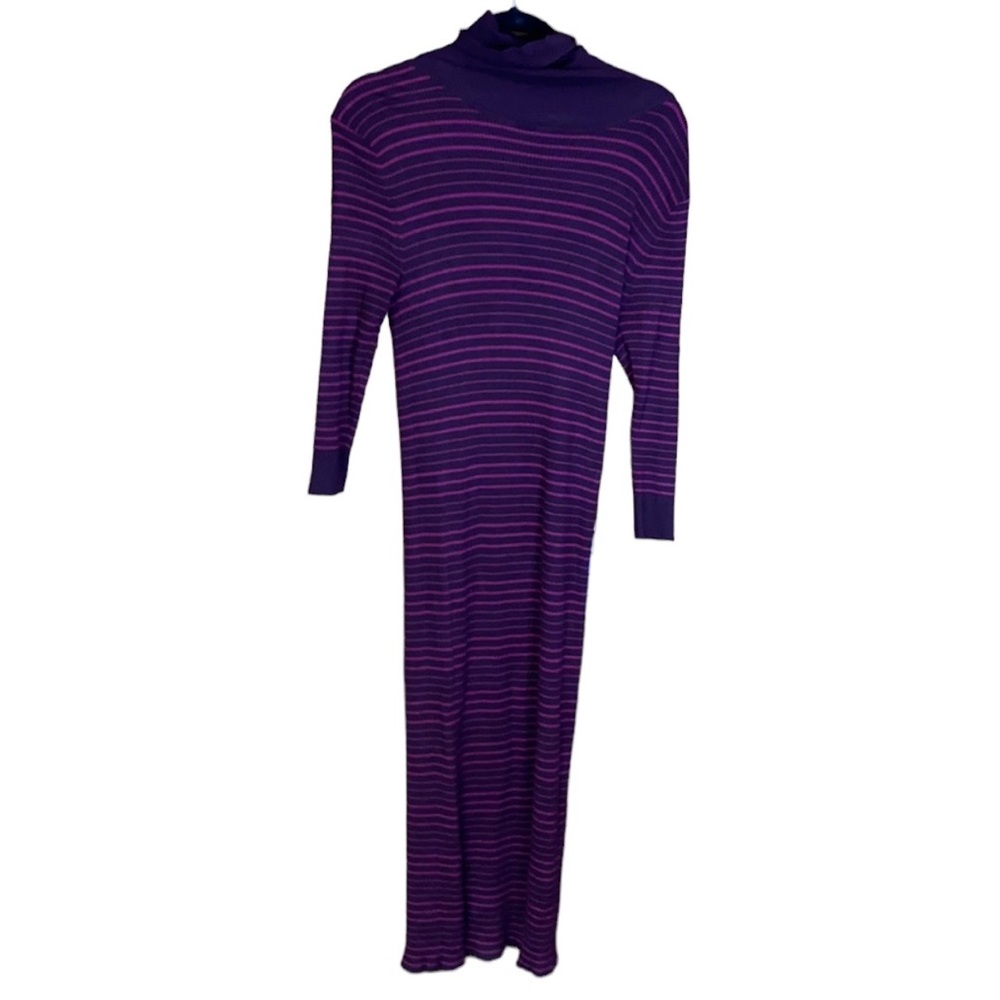 WOMANS DRESS